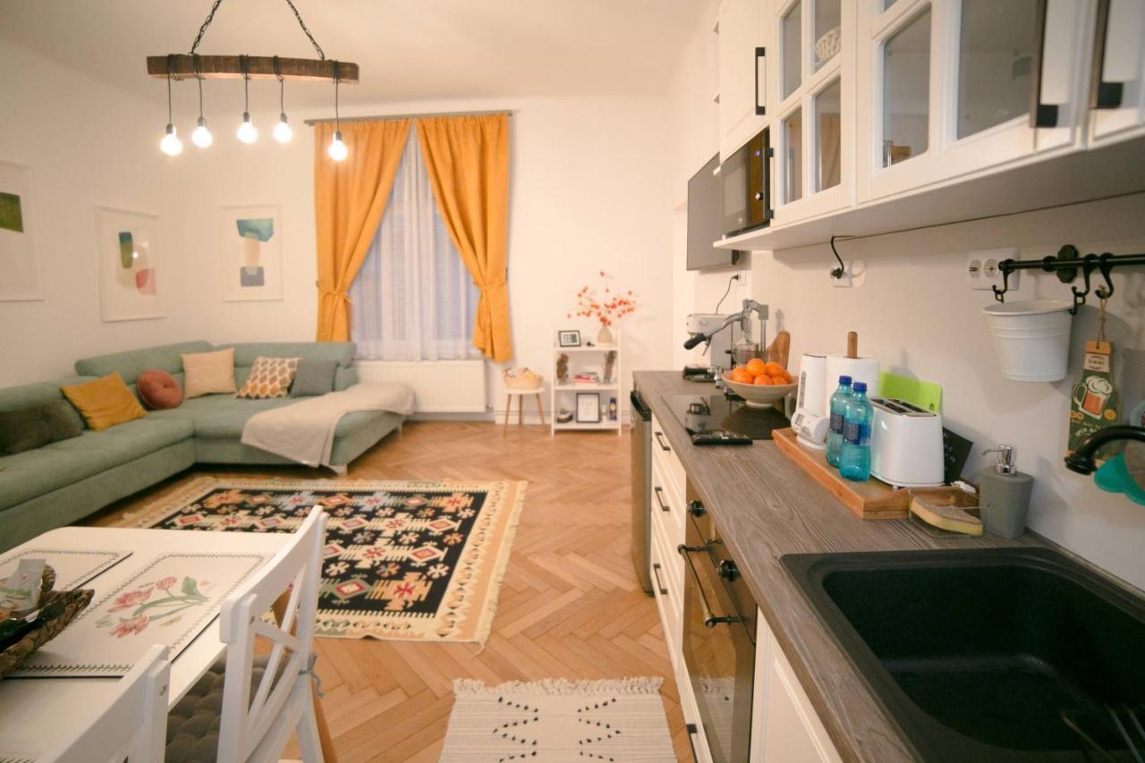Jasmine Serenity Apartment - Central, Behind Black Church براشوف المظهر الخارجي الصورة